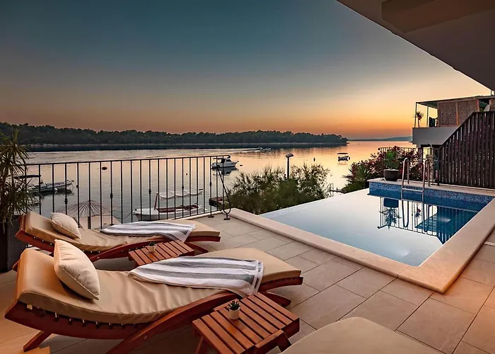 Amazing In With Kitchen Blato (Korcula)