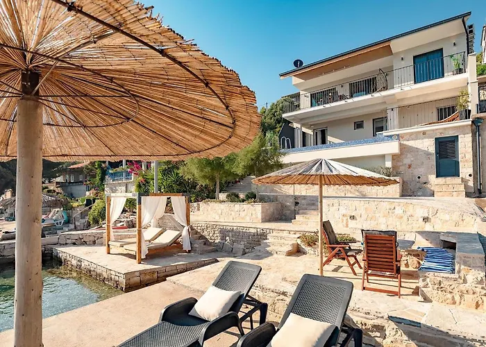 Amazing In With Kitchen Blato (Korcula)