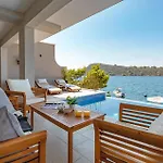 Awesome Home In Blato