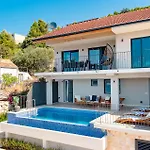 Σπίτι διακοπών Awesome Home In Blato