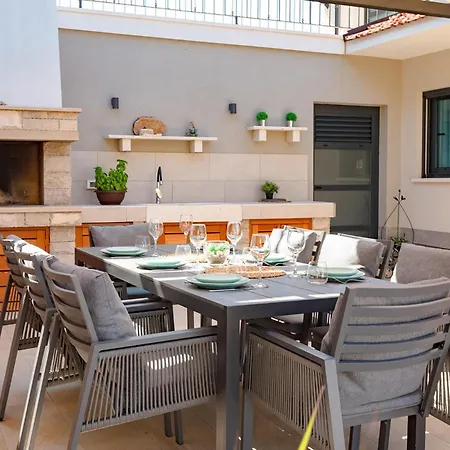 Amazing In Blato With Kitchen *
