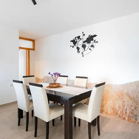 Amazing In Blato With Kitchen *