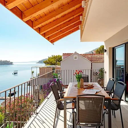 Amazing In Blato With Kitchen