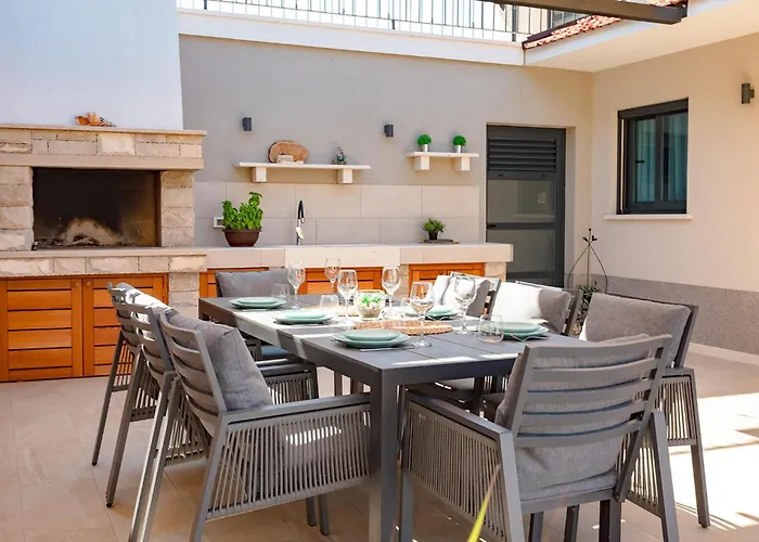 Amazing In With Kitchen *