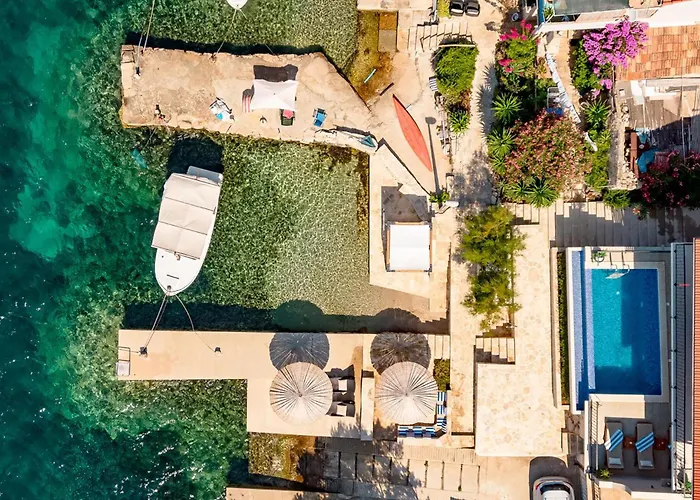 Amazing In With Kitchen *